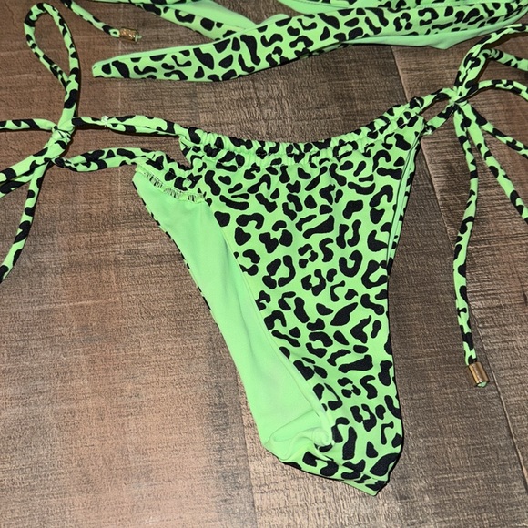 BUFFBUNNY bikini - Picture 2 of 5